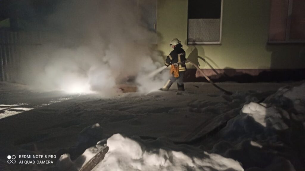 горить матрац на Лісовій, 24, 18.02.2021