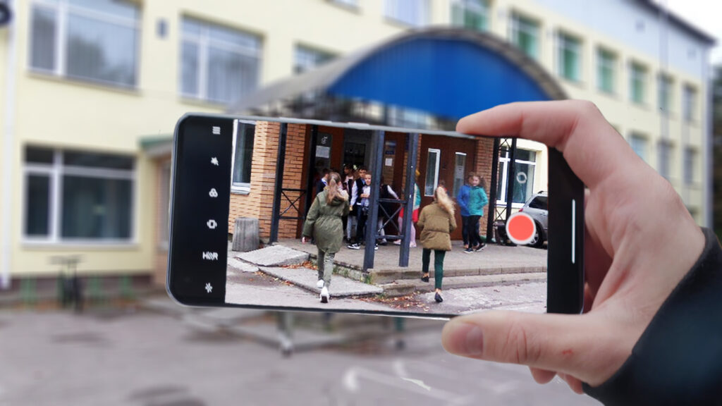 знімав дітей на камеру телефон