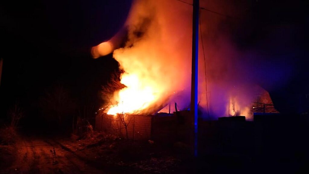 Пожежа у Великій Димерці та Калиті: горіло житло та господарча будівля. ФОТО Пожежа господарча будівля Калита, 31.03.2021, Фото - ДСНС