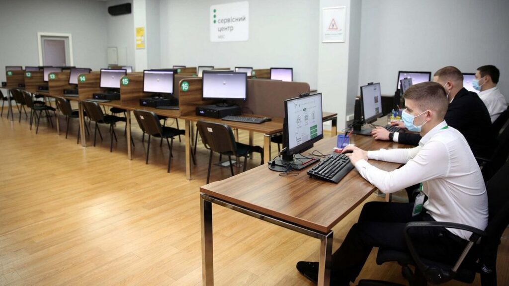 Із 6 квітня іспити на водійські права складатимуть за новими білетами Автошкола, нові білети тести ПДР