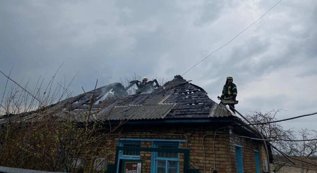 Пожежа в селі Рожни, будинок, фото - ДСНС