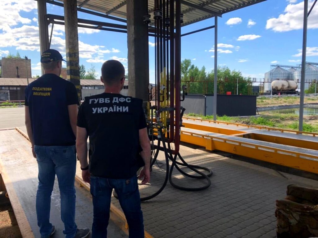 податківці викрили нафтобазу, фото - ДФС