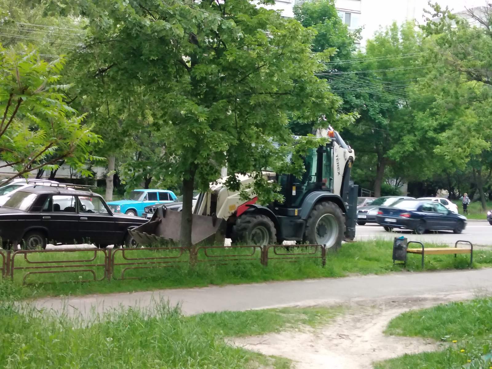 незаконна прибудова на Кололенка, 63