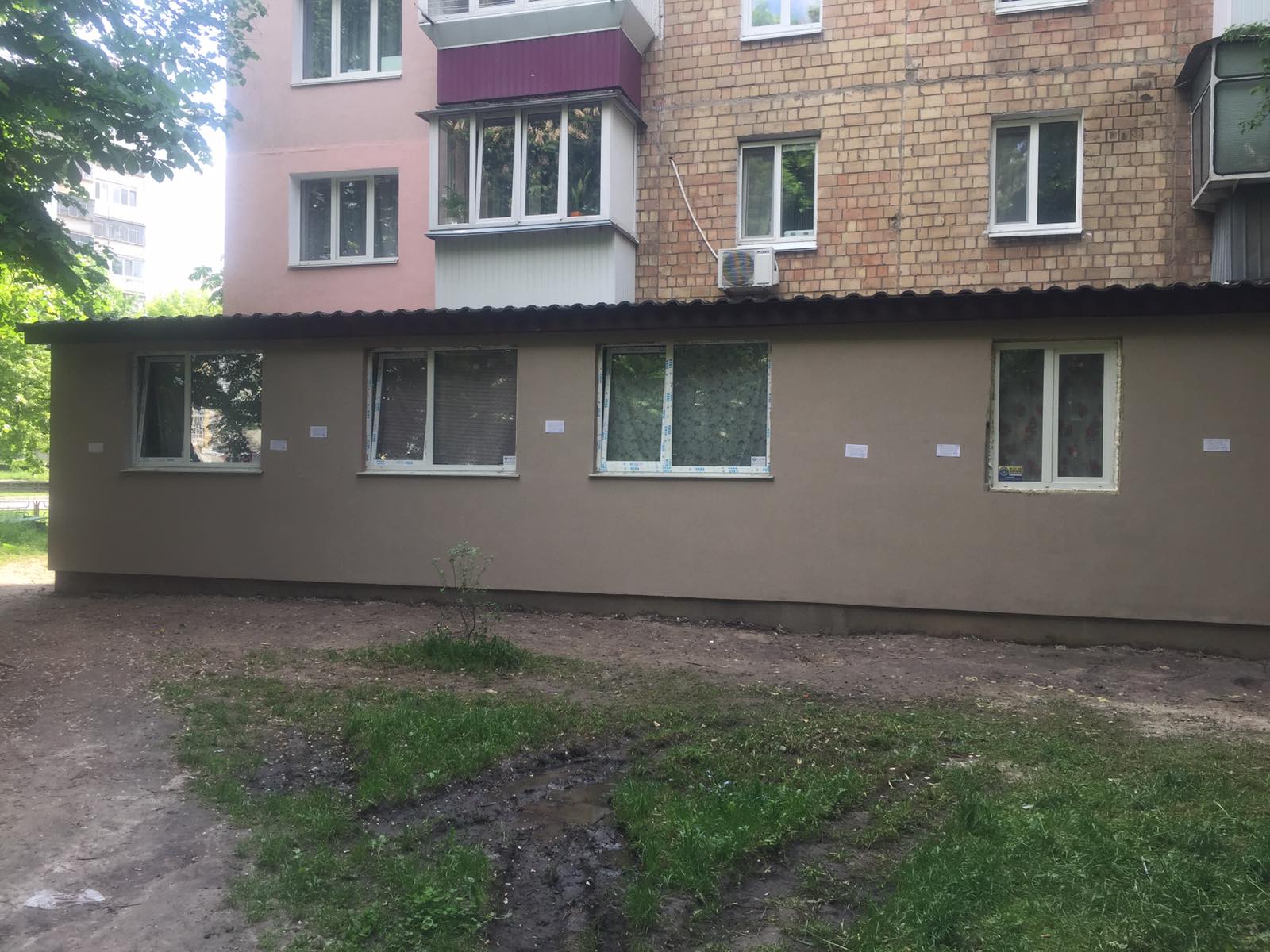 незаконна прибудова на Кололенка, 63