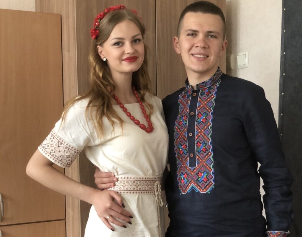 Дмитро Пінчук з колежанкою