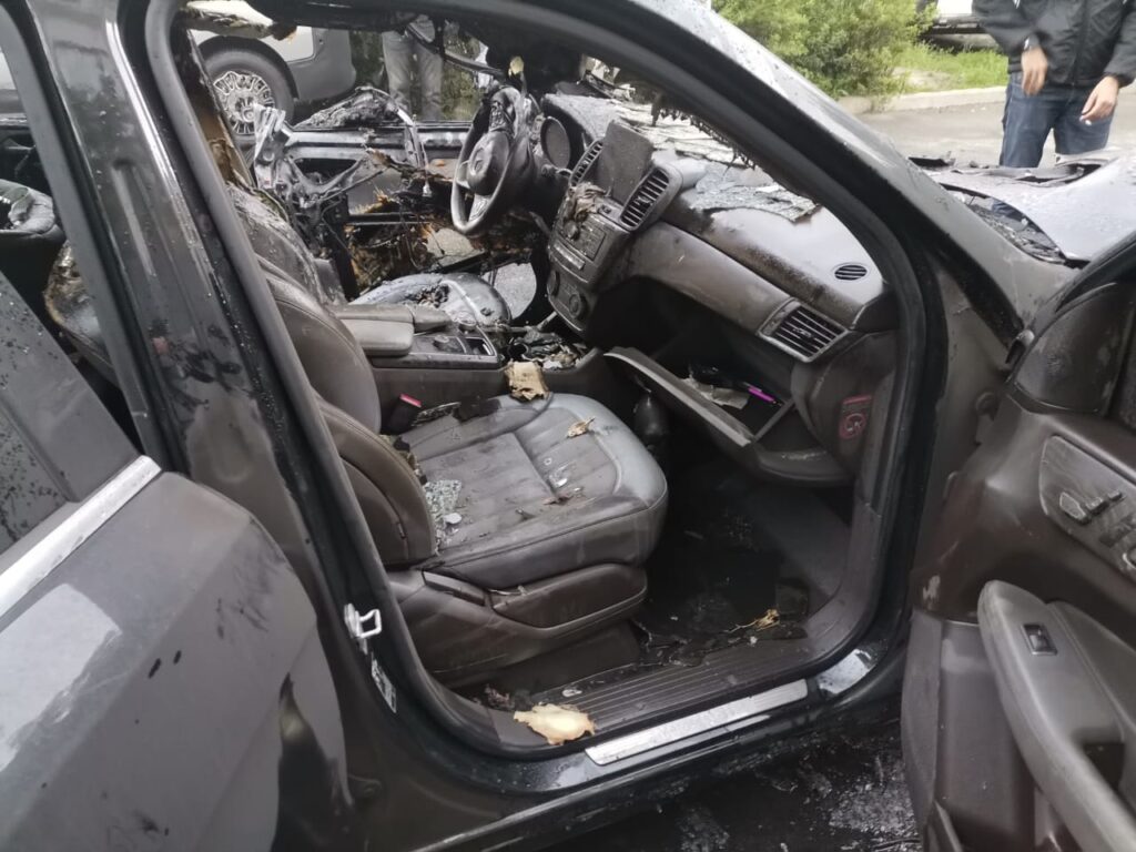 На Короленка горіли автомобілі, фото - ДСНС