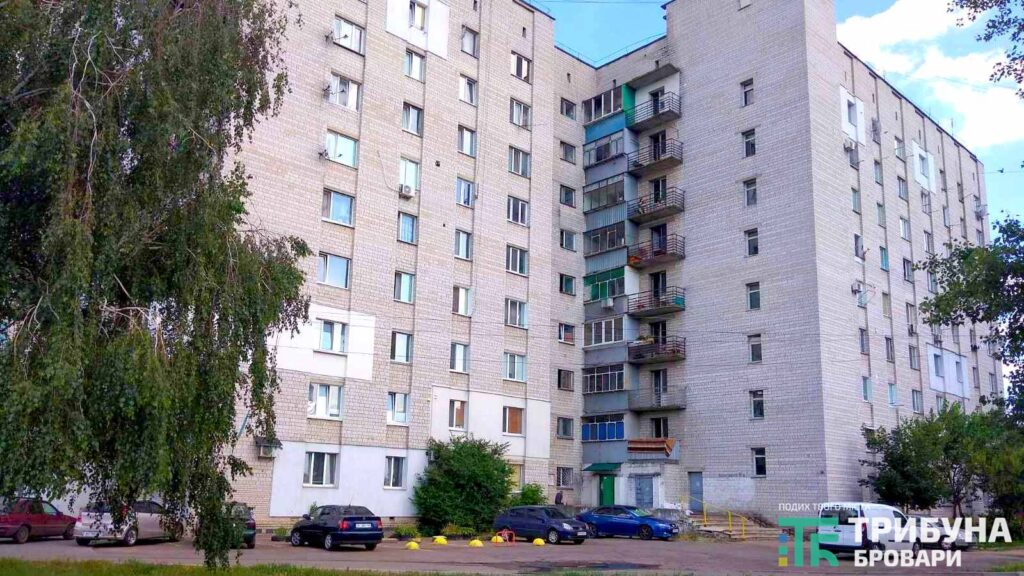 У Броварах жінка намагалася стрибнути з вікна 8-го поверху