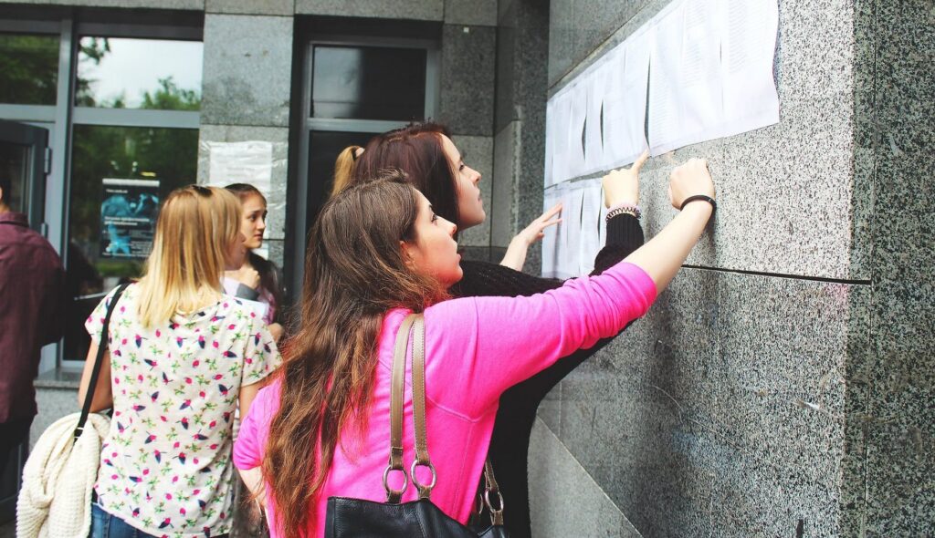 У Міносвіті назвали мінімальні прохідні бали для вступу до вишів. ВІДЕО прохідний бал для вступу в ВНЗ, фото - Liga.net