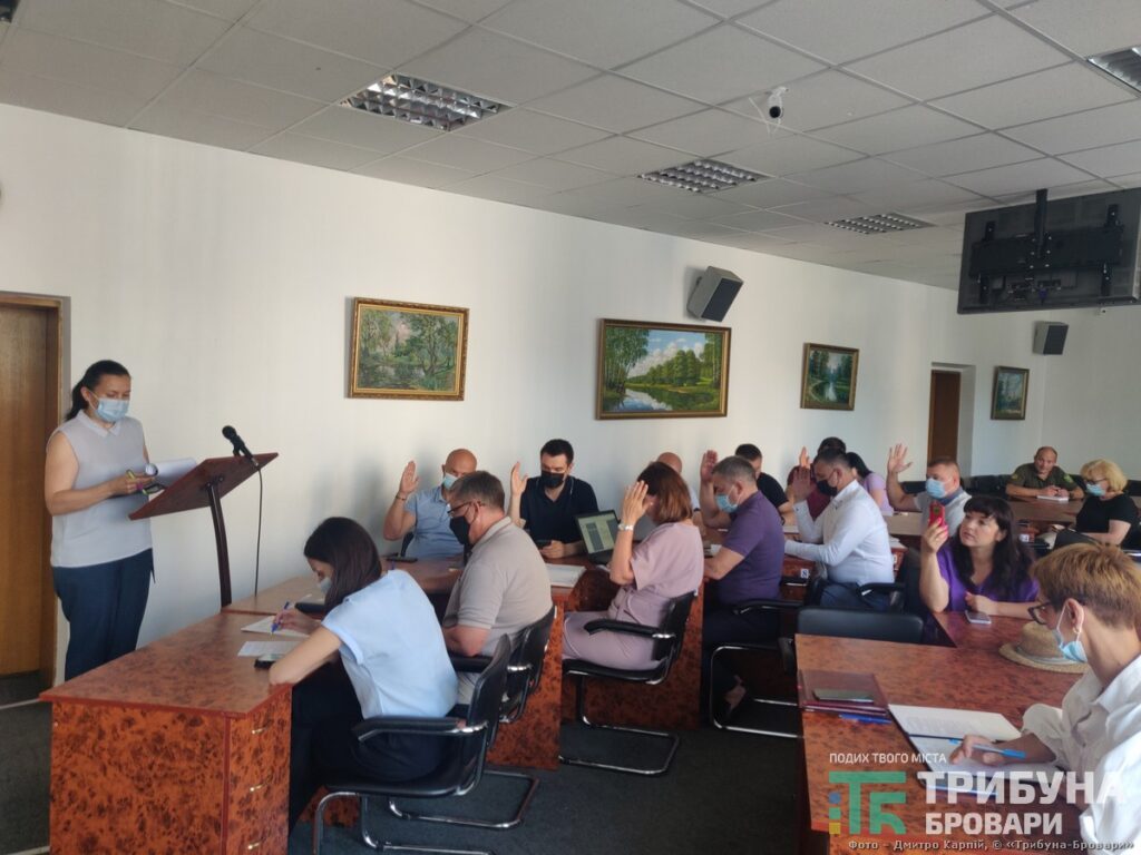Дітям-сиротам у Броварах замість квартир пропонують гроші Євгенія Маліборська доповідає на виконкомі