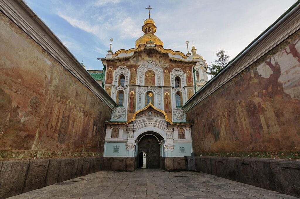Парламент виділив мільярд на ремонт культурних пам’яток Троїцька надбрамна церква