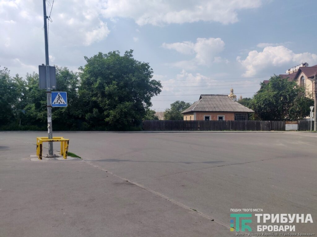 Грушевського і Шолом-Алейхема, перехрестя