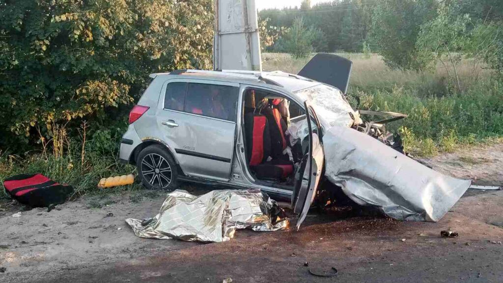 Смертельна автотроща біля Рожівки: загинула жінка. ФОТО, ВІДЕО Смертельна ДТП біля Рожівки, 12.08.2021, фото - Максим Никотенко