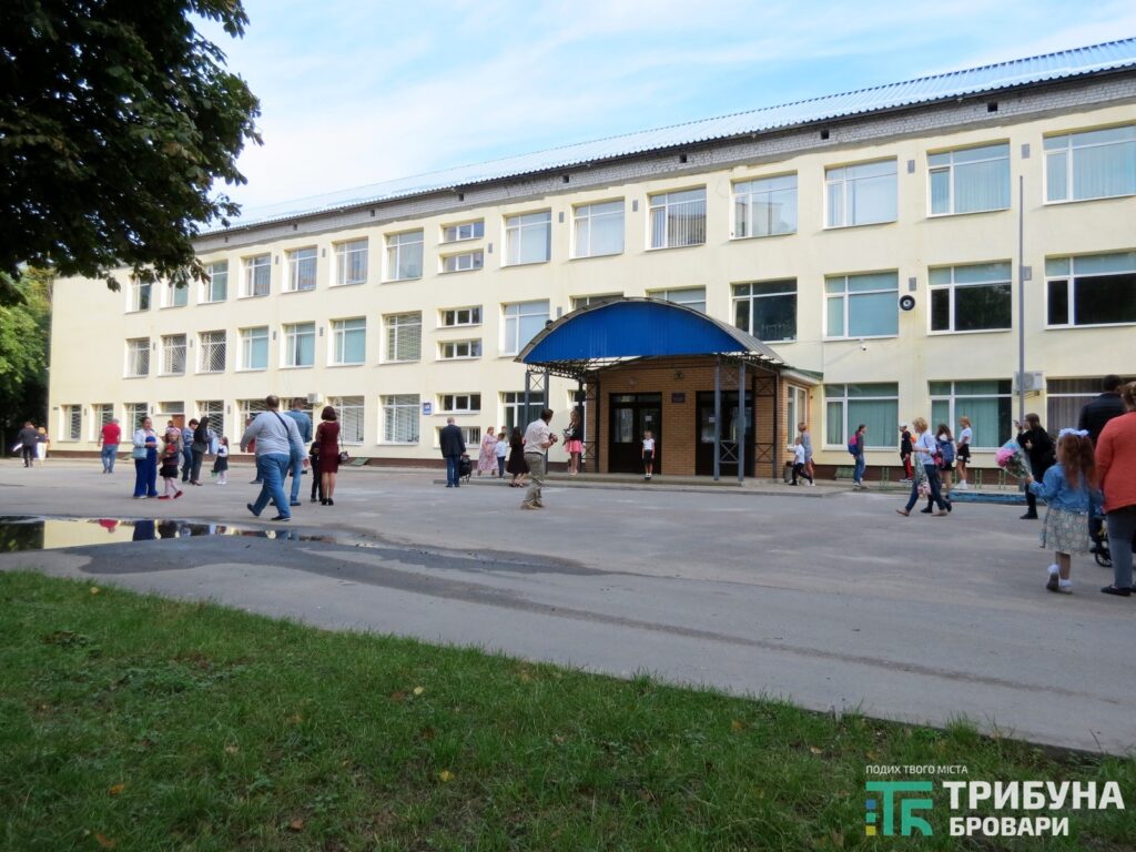Початок навчального року, 1 вересня, школа 7, фото - Захар