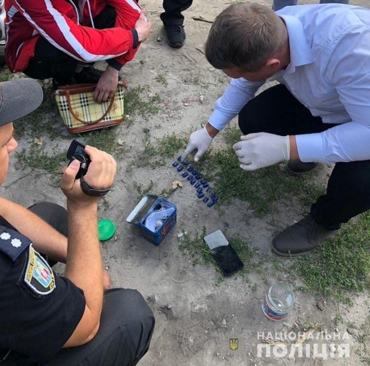 Матір та син розповсюджували наркотики, закладки, фото - поліція Києва