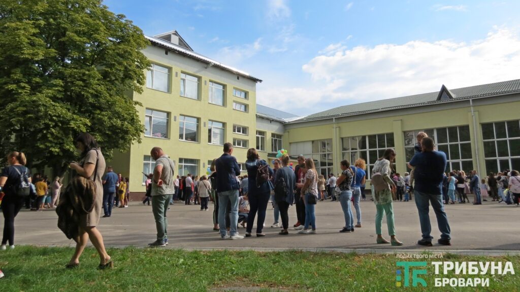 Початок навчального року, 1 вересня, школа 7, фото - Захар