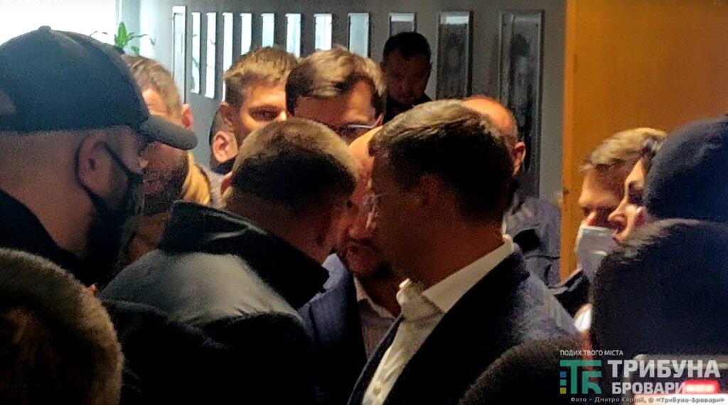 Скандал навколо виділення землі в Требухові: сутички, розбірки та реакції депутатів сутички