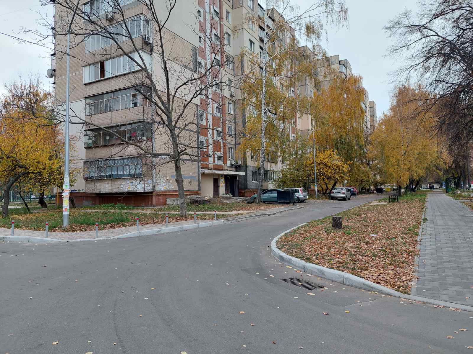 С. Петлюри,13, із кранів гаряча вода