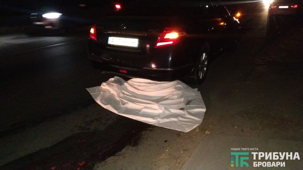Поза «зеброю»: у Броварах бабуся загинула під колесами автівки. ФОТО, ВІДЕО
