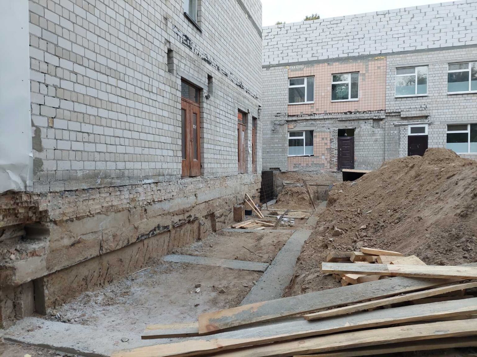 У Броварах субпідрядні організації призупинили реконструкцію дитячого інфекційного відділення інфекційне відділення