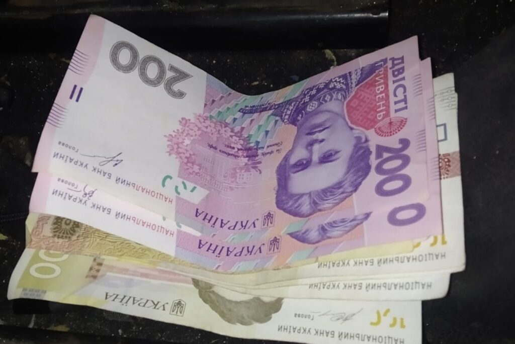 Водій мопеда може отримати 4 роки за пропозицію хабаря гроші