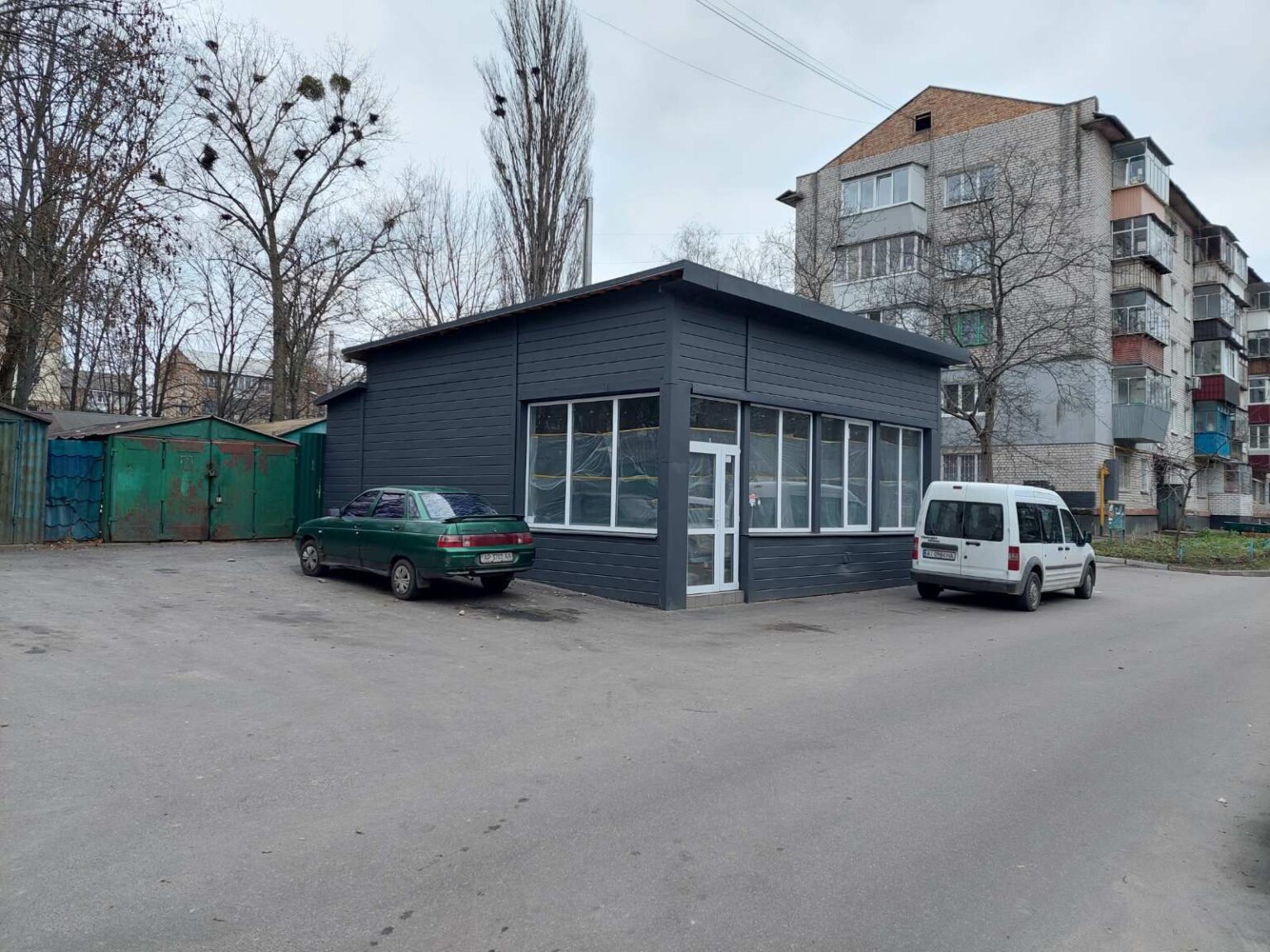Підприємець викупить покращену ним «будку для двірників». Після оформлення землі під об’єктом будка двірника на Київській, 310-Б