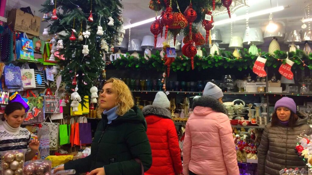 Без свинцю і поганого запаху: як обрати якісні та безпечні ялинкові прикраси