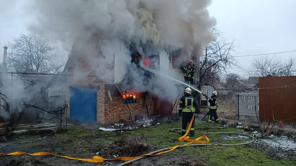Пожежа в Броварах забрала життя жінки і чоловіка. ФОТО, ВІДЕО