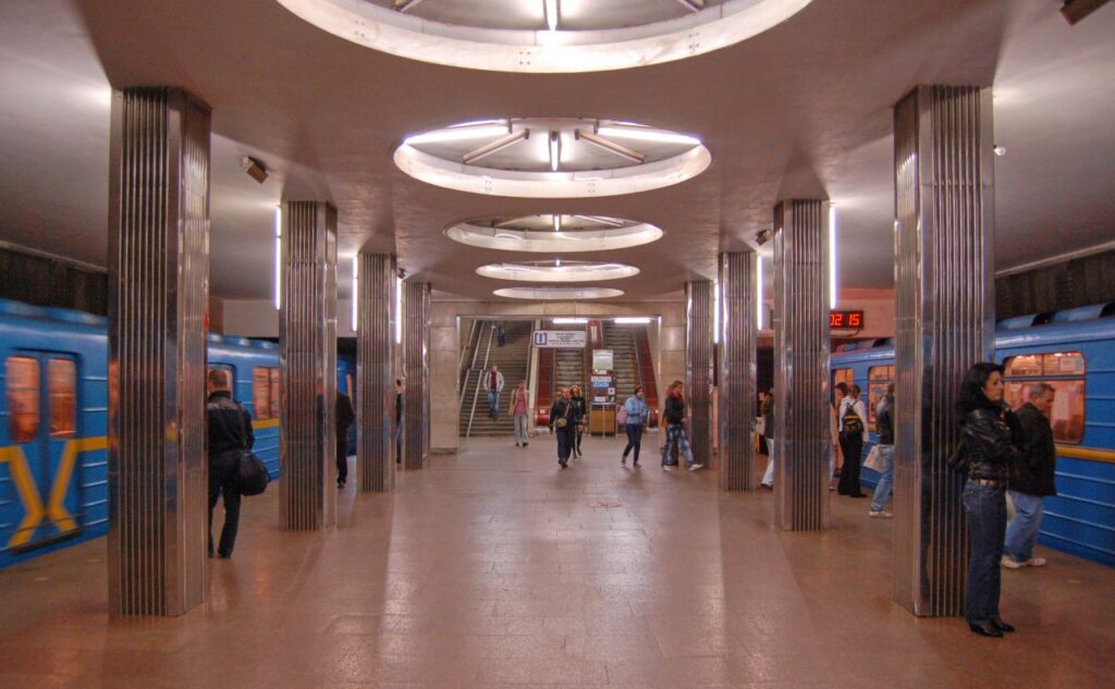 метро Берестейська