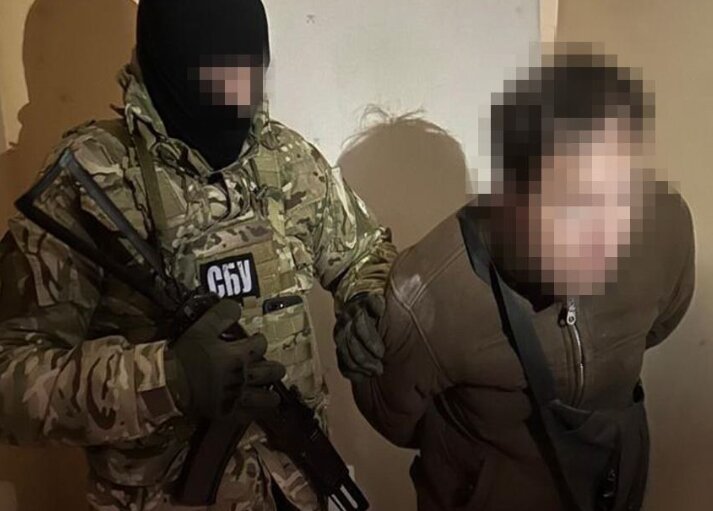 Розвідував і здавав позиції ЗСУ на Київщині: СБУ затримала російського агента здавав позиції ЗСУ