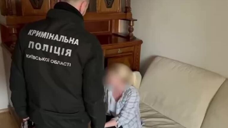 У Броварах сутенерка втягувала дівчат у проституцію. ВІДЕО