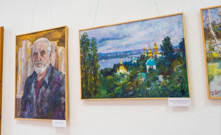 Краса, що єднає Україну: в Броварах працює виставка картин художника Сергія Кривенка