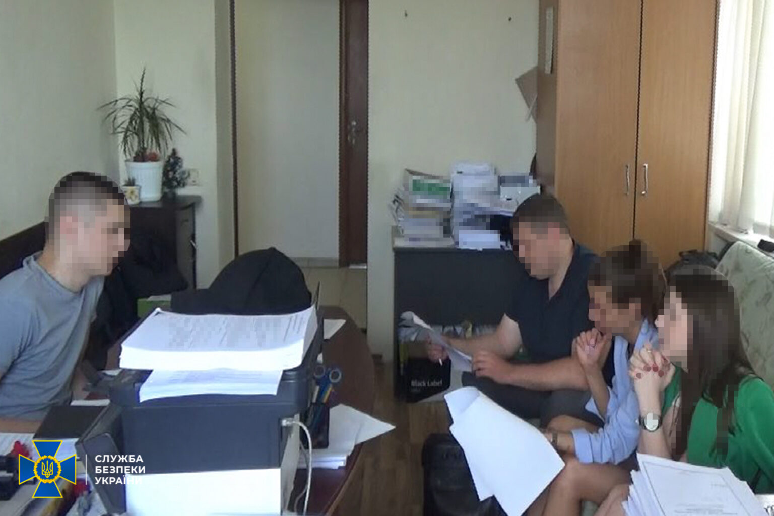 На Київщині псевдоволонтери «благодійного фонду» переправляли «ухилянтів» за кордон переправляли ухилянтів за кордон