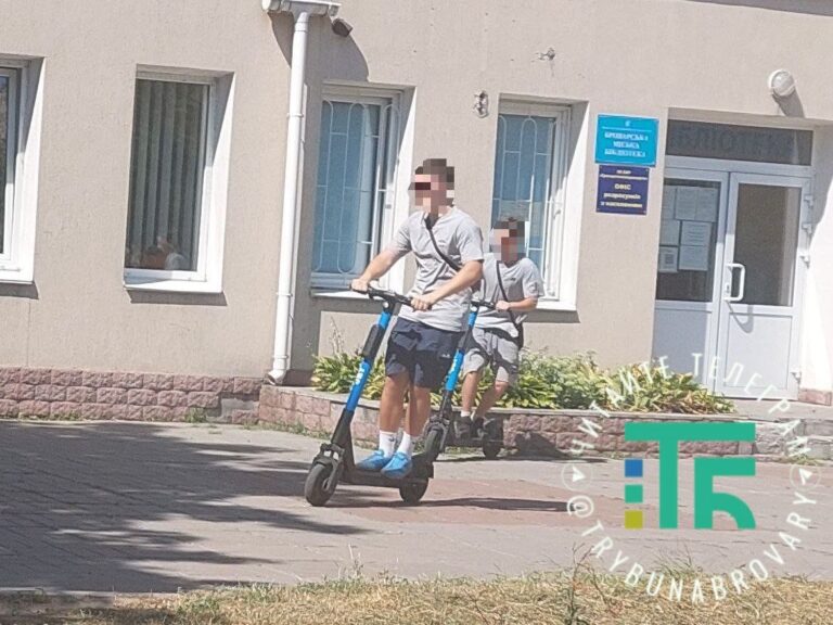 У Броварах на вулицях з’явились електросамокати. Хто та навіщо «завів» їх у наше місто? електросамокат
