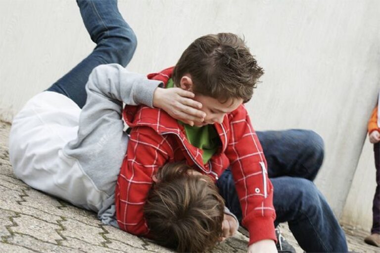 У Броварській громаді 8-річний школяр тероризує однокласників: його батьки проблему ігнорують булінг