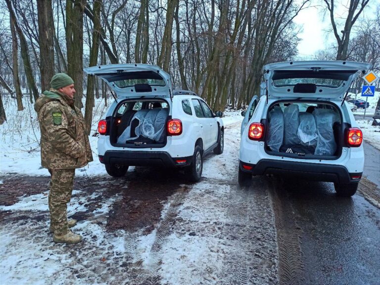 Завдяки активістам із бюджету Броварської громади в 2023 р. вдалося «вибити» для ЗСУ хоча б мінімальну допомогу автівки для ЗСУ від Броварської громади