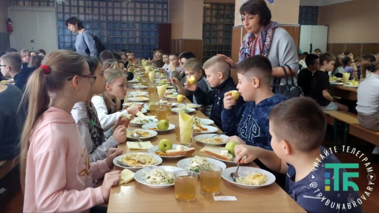 Любителів страв швидкого приготування видно відразу – вони найпривередливіші: як харчують дітей у броварському ліцеї №8 харчування в ліцеї №8