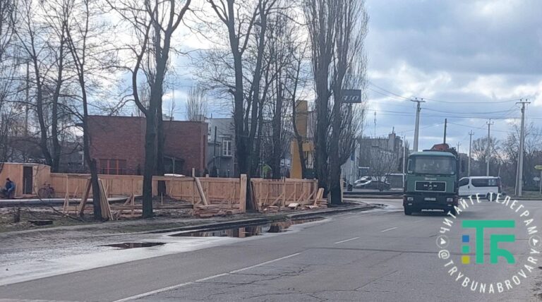 У Броварах будується нова автостоянка автостоянка на Незалежності, 20-А