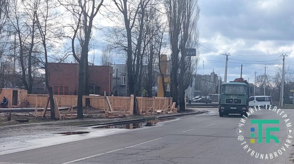 автостоянка на Незалежності, 20-А