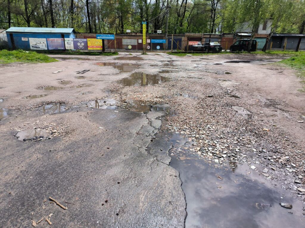 У Броварській громаді на ремонти доріг, міжбудинкових проїздів і тротуарів депутати планують виділити 12 млн грн