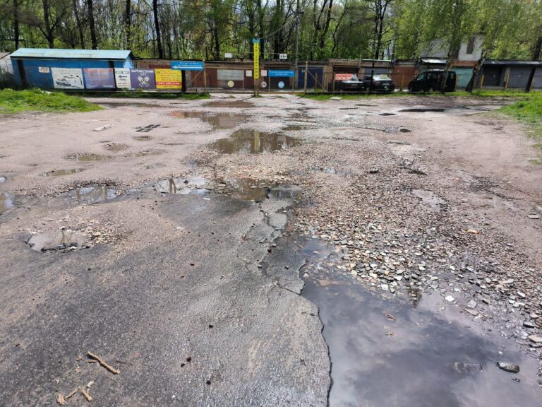 У Броварській громаді на ремонти доріг, міжбудинкових проїздів і тротуарів депутати планують виділити 12 млн грн