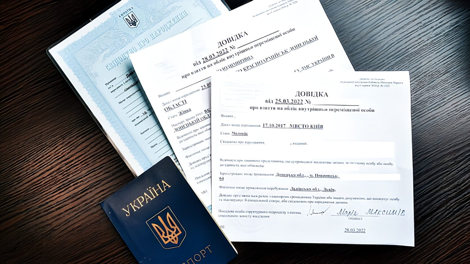 Не лише паспорти: нові заборони для військовозобов’язаних чоловіків за межами країни