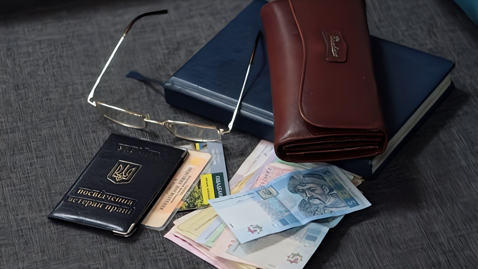 Оформлення пенсії за вислугу років у 2024 році: важлива інформація про документи та стаж