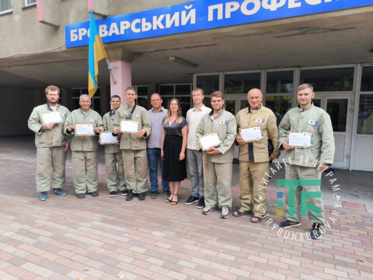 Електрозварювальники та сантехніки – перші випускники безкоштовних курсів Броварського профколеджу коледж