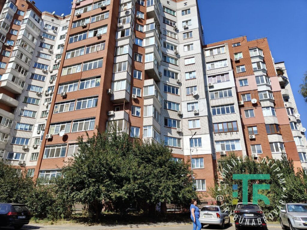 Грушевського, 21