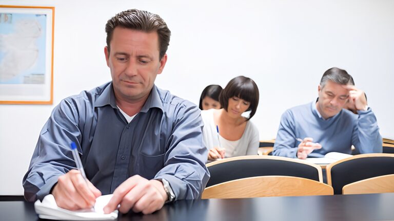 ВПО та колишні полонені можуть отримати ваучери на навчання