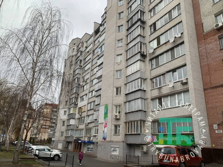 Незалежності, 17