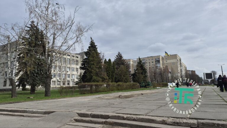 Площу і парковку біля міськради в Броварах планують відремонтувати за майже 16 млн грн Площа міськрада