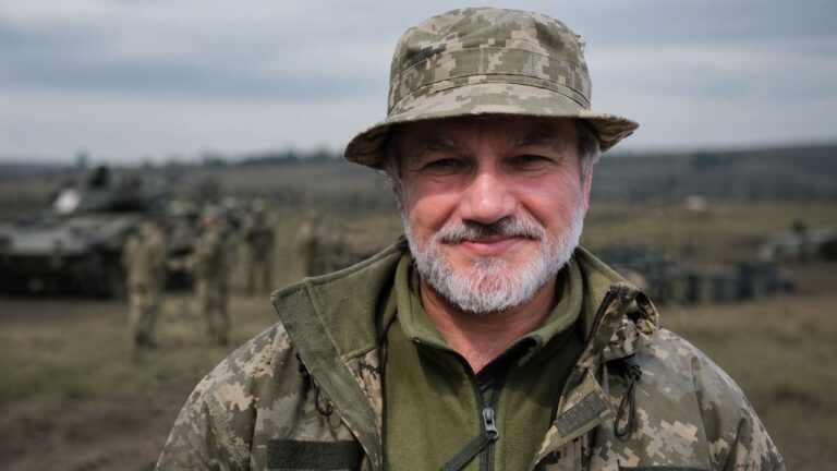 «Він був справжній чоловік і воїн по життю»: Бровари попрощалися з померлим Захисником Олександром Фоміним