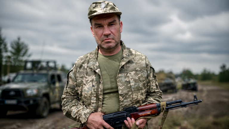 «Так довго ти їхав додому…»: Бровари попрощалися із Захисником Віктором Рябоконем, який майже рік вважався зниклим безвісти