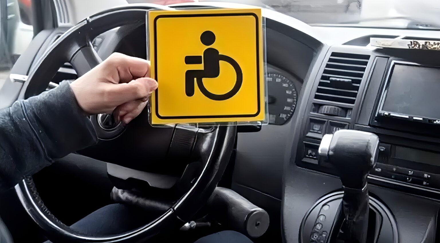 Соціальна підтримка в Україні: хто може отримати автомобіль безоплатно або на пільгових умовах